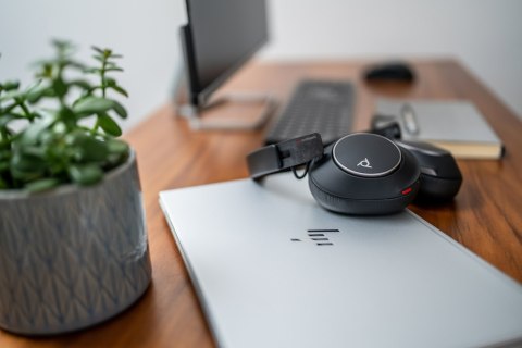 Słuchawki BT nauszne Poly Voyager Surround 80 UC Microsoft Teams Certified USB-C Headset + USB-C/A Adapter 8G7U0AA Słuchawki BT nauszne Poly Voyager Surround 80 UC Microsoft Teams Certified USB-C Headset + USB-C/A Adapter 8G7U0AA