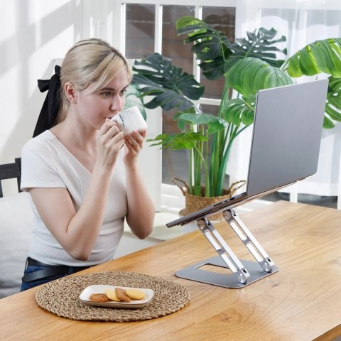 MULTI-ANGLE LAPTOP STAND/