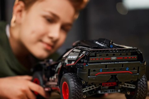 LEGO TECHNIC 42160 AUDI RS Q E-TRON LEGO TECHNIC 42160 AUDI RS Q E-TRON