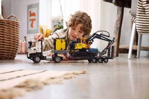LEGO Technic 42175 Ciężarówka Volvo FMX i koparka EC230 Electric LEGO Technic 42175 Ciężarówka Volvo FMX i koparka EC230 Electric