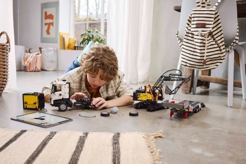 LEGO Technic 42175 Ciężarówka Volvo FMX i koparka EC230 Electric LEGO Technic 42175 Ciężarówka Volvo FMX i koparka EC230 Electric
