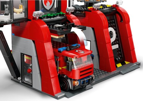 LEGO City 60414 Remiza strażacka z wozem strażackim LEGO City 60414 Remiza strażacka z wozem strażackim