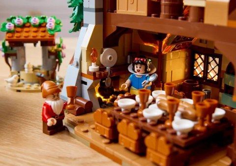LEGO 43242 Disney Chatka Królewny Śnieżki i siedmiu krasnoludków LEGO 43242 Disney Chatka Królewny Śnieżki i siedmiu krasnoludków