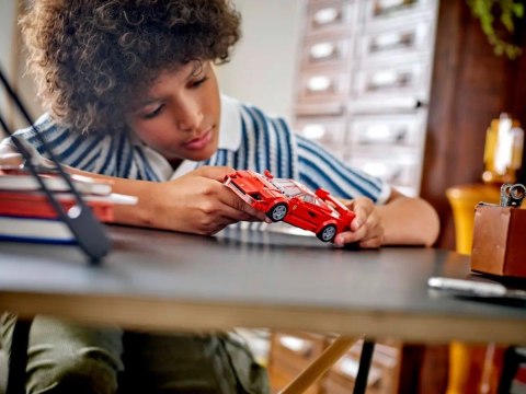 LEGO SPEED CHAMPIONS 76934 Supersamochód Ferrari F40 LEGO SPEED CHAMPIONS 76934 Supersamochód Ferrari F40