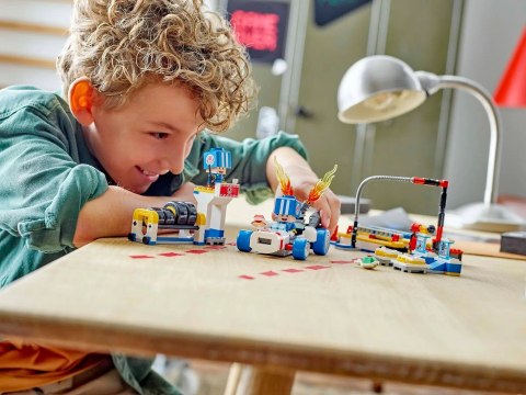 LEGO SUPER MARIO 72035 Mario Kart - Toad i jego garaż LEGO SUPER MARIO 72035 Mario Kart - Toad i jego garaż